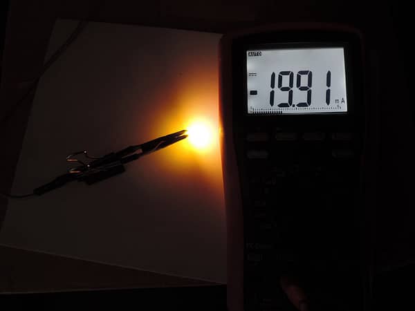 Dioda LED żółta SMD 1206 - pomiar