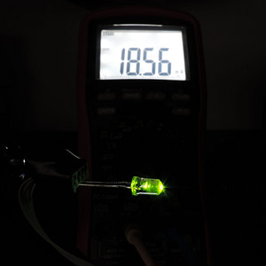Dioda led 5mm zielona przeźroczysta - pomiar